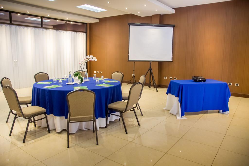 Hotel Y Restaurante El Guarco 카르타고 외부 사진